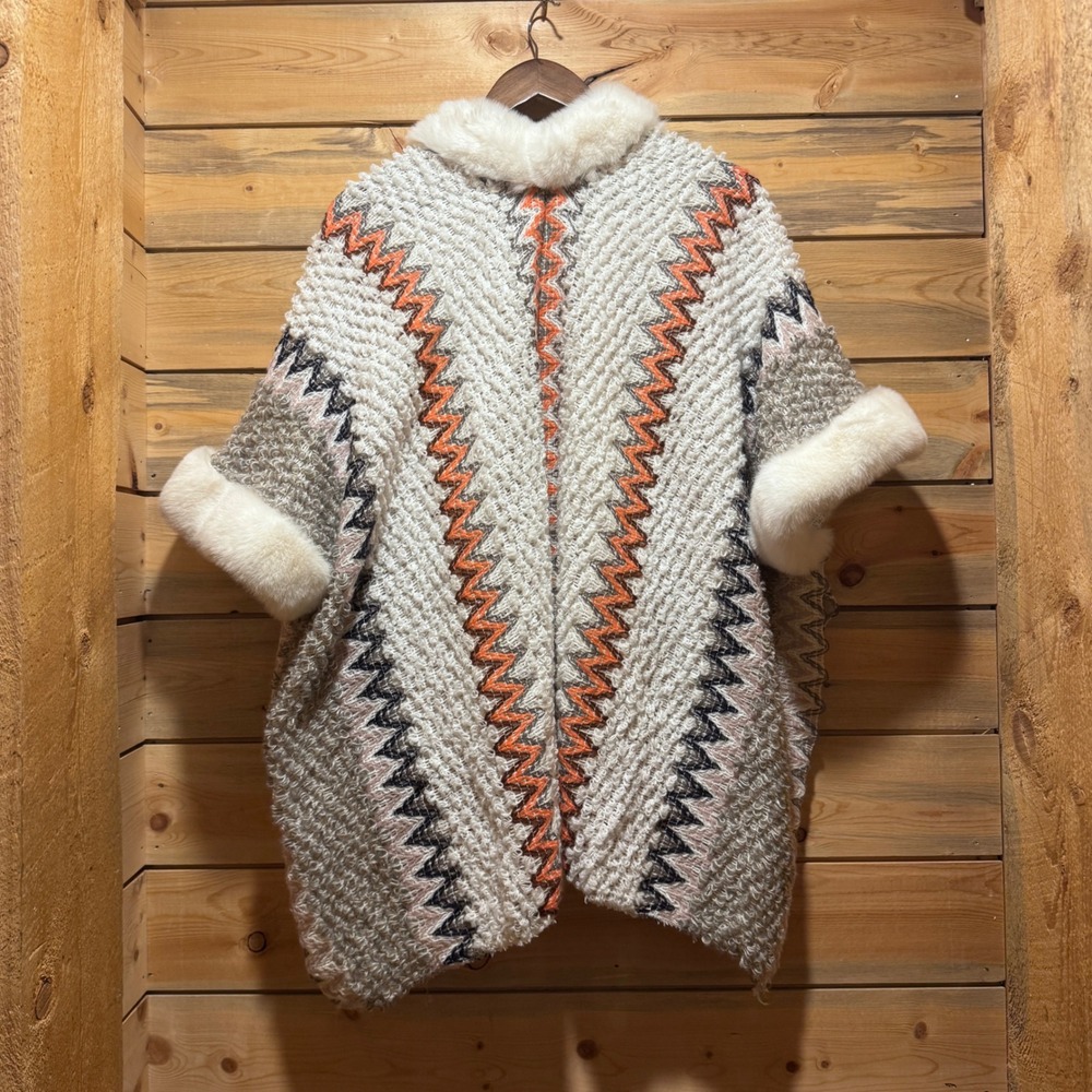 Boho Faux Fur‎ Trim Knit Poncho Wrap Zigzag Cream Orange Grey Festival - Picture 5 of 6